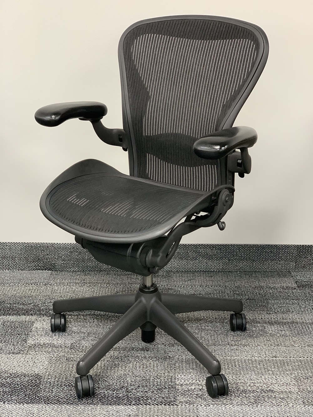 Herman Miller Aeron Chairs Size B Fully Adjustable Posture-Fit | Herman